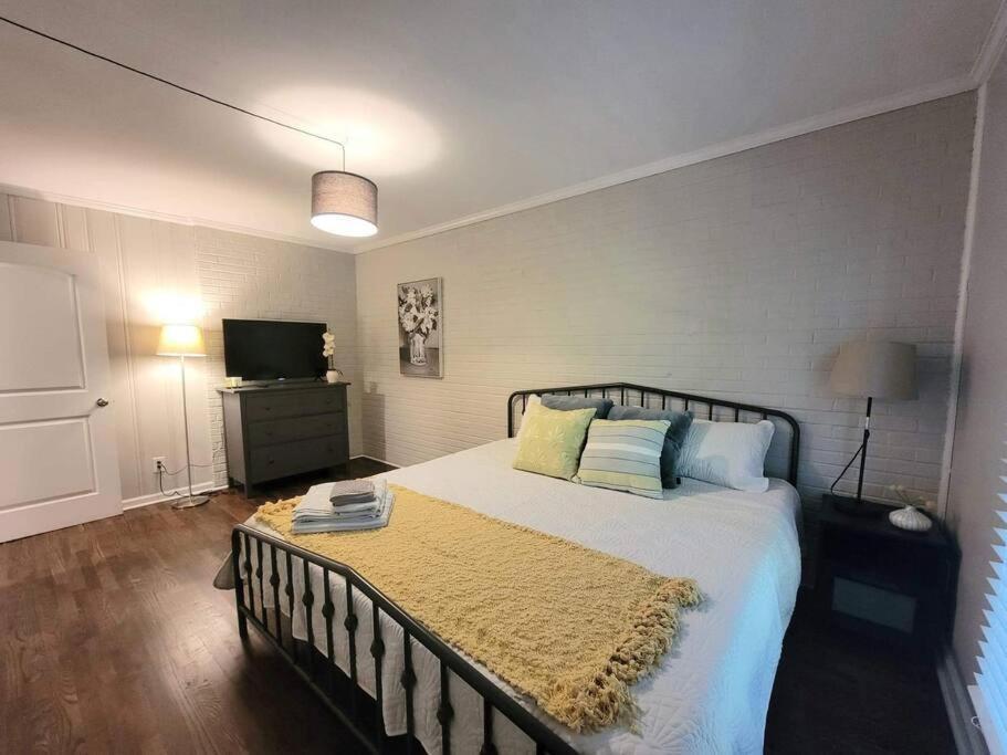 Villa Refreshed!! Private 4Brms 2 Bath - 2 King Beds!! à Smyrna Extérieur photo