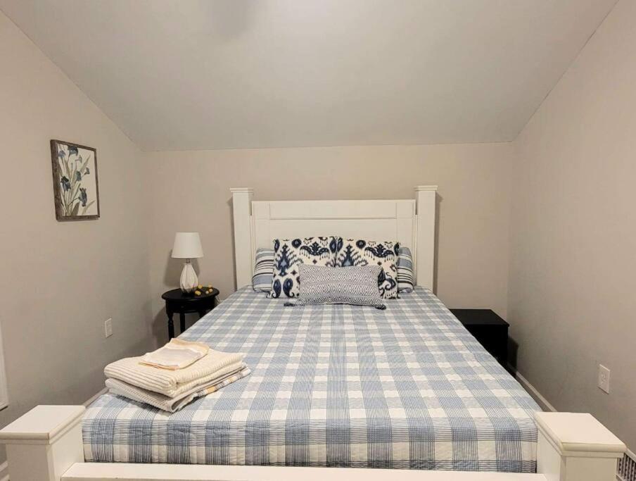 Villa Refreshed!! Private 4Brms 2 Bath - 2 King Beds!! à Smyrna Extérieur photo